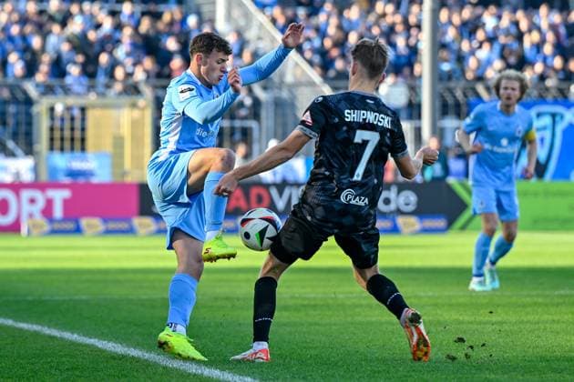 v li Lukas Reich TSV 1860, 20 Nicklas Shipnoski SVWM, 7 in duel, duel, tackle, dynamic, action, action, 09 11 2024, Munich Germany , Football, 3 Liga, TSV 1860 München SV Waldhof Mannheim, DFB DFL REGULATIONS PROHIBIT ANY USE OF PHOTOGRAPHS AS IMAGE SEQUENCES AND OR QUASI VIDEO xslx