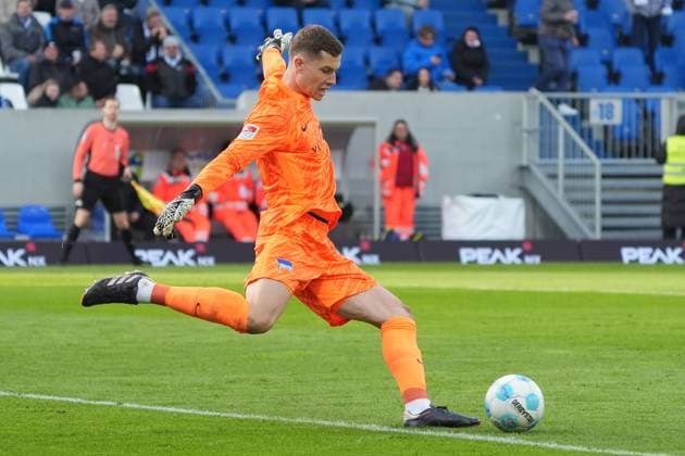 Goalkeeper Tjark Ernst Hertha BSC Berlin, 1 09 11 2024 2 Bundesliga, Season 24 25 SV Darmstadt 98 vs Hertha BSC Berlin, Stadion am Boellenfalltor, emonline, emspor,