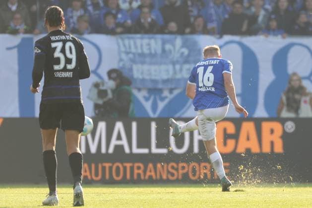 09 11 2024, xtvx, Fußball 2 Bundesliga, SV Darmstadt 98 Hertha BSC Berlin emspor, v l Goal scored, Tor zum 3 1 Andreas Mueller SV Darmstadt 98 DFL DFB REGULATIONS PROHIBIT ANY USE OF PHOTOGRAPHS as IMAGE SEQUENCES and or QUASI VIDEO Darmstadt