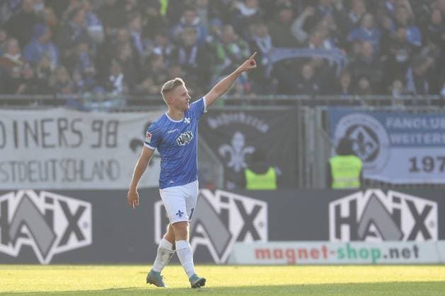 09 11 2024, xtvx, Fußball 2 Bundesliga, SV Darmstadt 98 Hertha BSC Berlin emspor, v l Goal scored, Tor zum 3 1 Andreas Mueller SV Darmstadt 98 Torjubel, Goal celebration, celebrate the goal, celebrates scoring DFL DFB REGULATIONS PROHIBIT ANY USE OF PHOTOGRAPHS as IMAGE SEQUENCES and or QUASI VIDEO Darmstadt