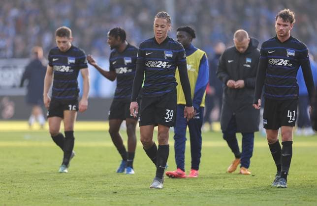 09 11 2024, xdcx, Soccer 2 Bundesliga, SV Darmstadt 98 Hertha BSC Berlin, emonline, emspor, despor, v l , Derrry Scherhant Hertha BSC Berlin , Pascal Klemens Hertha BSC Berlin enttaeuscht, looking disappointed, dissapointed, sad, frustrated, frustrated, frustrated DFL DFB REGULATIONS PROHIBIT ANY USE OF PHOTOGRAPHS AS IMAGE SEQUENCES AND OR QUASI VIDEO Copyright: HMBxMedia Claus