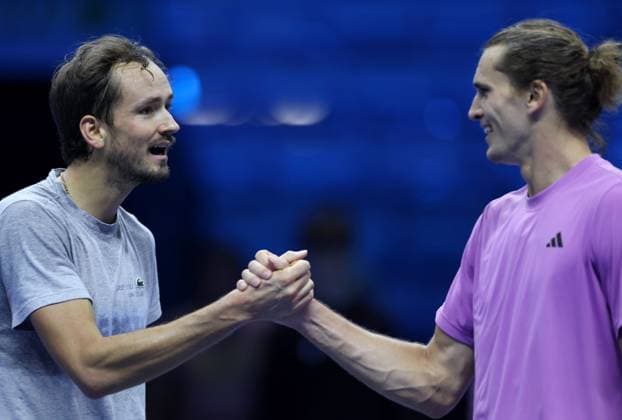Daniil Medvedev and Alexander Zverev shake hands Nitto ATP, Tennis Herren Finals, Tennis, Inalpi Arena, Turin, Italy 09 Nov 2024  Copyright: xEllaxLing Shutterstockx 14886920j