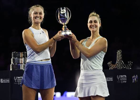 WTA, Tennis Damen Finals 2024 - Day 8 RIYADH, SAUDI ARABIA - NOVEMBER 09: Gabriela Dabrowski (R) of Canada and Erin Routliffe (L) of New Zealand with the Trophy at the Awards Ceremony after winning the Final match against Katerina Siniakova of the Czech Republic and Taylor Townsend of the USA, on Day 8 of the 2024 WTA Finals, part of the Hologic WTA Tour, held at King Saud University Indoor Arena, on November 09, 2024, in Riyadh, Saudi Arabia. Riyadh Saudi Arabia  Copyright: xArturxWidakx originalFilename:widak-wtafinal241109_nphCA.jpg