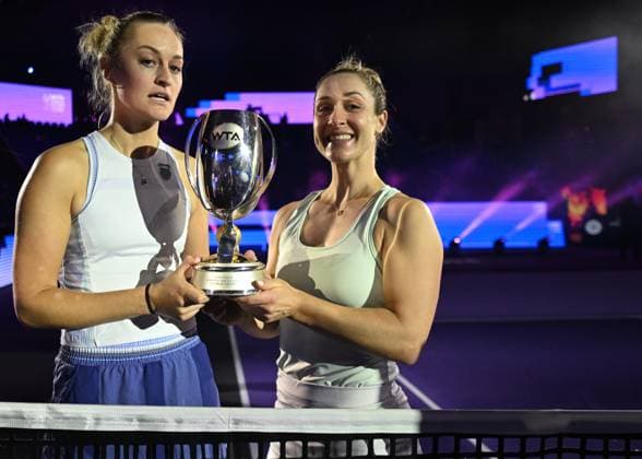 WTA, Tennis Damen Finals 2024 - Day 8 RIYADH, SAUDI ARABIA - NOVEMBER 09: Gabriela Dabrowski (R) of Canada and Erin Routliffe (L) of New Zealand with the Trophy at the Awards Ceremony after winning the Final match against Katerina Siniakova of the Czech Republic and Taylor Townsend of the USA, on Day 8 of the 2024 WTA Finals, part of the Hologic WTA Tour, held at King Saud University Indoor Arena, on November 09, 2024, in Riyadh, Saudi Arabia. Riyadh Saudi Arabia  Copyright: xArturxWidakx originalFilename:widak-wtafinal241109_npQmE.jpg