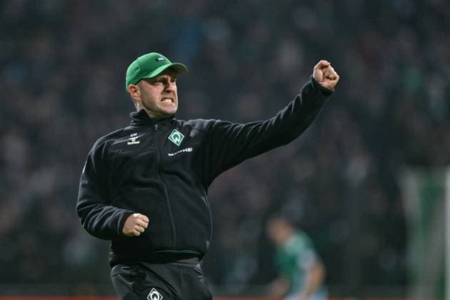 09 11 2024, Football, Bundesliga, Matchday 10 Season 2024 2025, SV Werder Bremen Holstein Kiel, Oliver Burke SV Werder Bremen celebrates the goal to 2 1 with the team Coach Ole Werner SV Werder Bremen xRHR PHOTO TKx Copyright: RHR-FOTOx RHR-FOTO TK