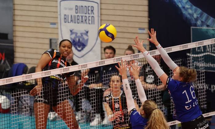 Weissach , DVV Cup Round of 16 , Volleyball Binder Blaubären TSV Flacht vs Allianz MTV Stuttgart , left Breland Morrissette Stgt
