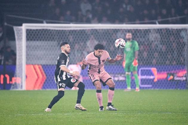 Angers SCO v Paris Saint-Germain - Ligue 1 MCDonald s 2024 2025 28 Farid EL MELALI (sco) - 05 MARQUINHOS (psg) during the Ligue 1 MCDonald s match between Angers and Paris at Stade Jean Bouin on November 9, 2024 in Angers, France. Angers France  Copyright: xFEPx 776235264