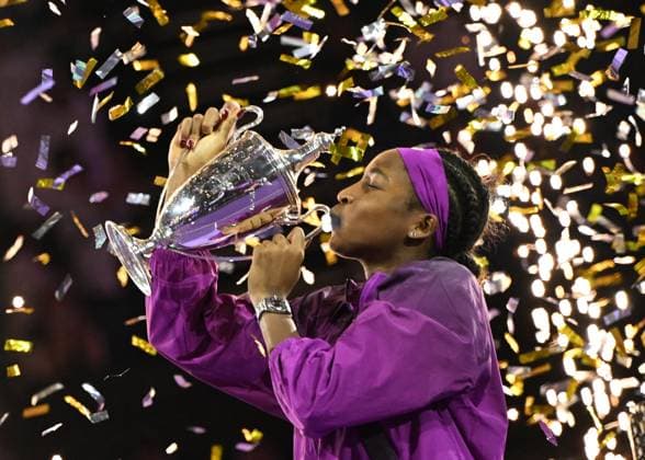 WTA, Tennis Damen Finals 2024 - Day 8 RIYADH, SAUDI ARABIA - NOVEMBER 09: Coco Gauff of USA celebrates after winning the Final match against Quinwen Zheng of China on Day 8 of the 2024 WTA Finals, part of the Hologic WTA Tour, held at King Saud University Indoor Arena, on November 09, 2024, in Riyadh, Saudi Arabia. Riyadh Saudi Arabia  Copyright: xArturxWidakx originalFilename:widak-wtafinal241109_np14s.jpg