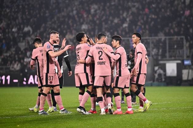 Angers SCO v Paris Saint-Germain - Ligue 1 MCDonald s 2024 2025 37 Milan SKRINIAR (psg) - 19 Lee KANG IN (psg) - 24 Senny MAYULU (psg) during the Ligue 1 MCDonald s match between Angers and Paris at Stade Jean Bouin on November 9, 2024 in Angers, France. Angers France  Copyright: xFEPx 776235264
