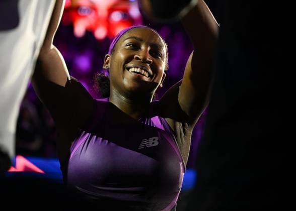 WTA, Tennis Damen Finals 2024 - Day 8 RIYADH, SAUDI ARABIA - NOVEMBER 09: Coco Gauff of USA celebrates as she wins the Final match against Quinwen Zheng of China on Day 8 of the 2024 WTA Finals, part of the Hologic WTA Tour, held at King Saud University Indoor Arena, on November 09, 2024, in Riyadh, Saudi Arabia. Riyadh Saudi Arabia  Copyright: xArturxWidakx originalFilename:widak-wtafinal241109_npCqN.jpg