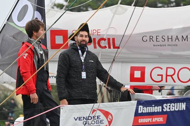 Sport Themen der Woche KW45 Sport Bilder des Tages Start of the Vendee Globe 2024 - Les Sables-d’Olonne Nikola Karabatic during the departure of the Vendee Globe 2024 in Les Sables-d’Olonne on November 10, 2024. Photo by Tomas Stevens ABACAPRESS.COM Les Sables-d Olonne France  Copyright: xStevensxTomas ABACAx