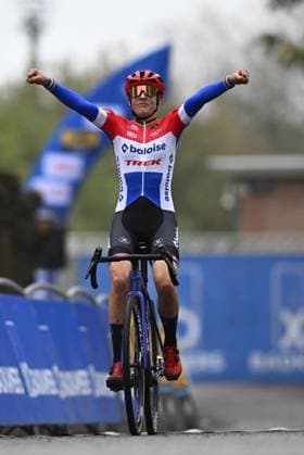 Dutch Lucinda Brand celebrates as she crosses the finish line at the elite women race of the Rapencross cyclocross in Lokeren, the second race of the X2O Badkamers Trophy, Sunday 10 November 2024. JASPERxJACOBS  x105068116x