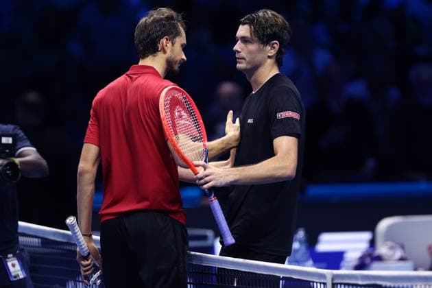 Daniil Medvedev vs Taylor Fritz Taylor Fritz of USA (R) shakes hand withDaniil Medvedev of Russia (L) at the end of the Round Robin singles match between Daniil Medvedev of Russia and Taylor Fritz of USA on Day One of the Nitto ATP, Tennis Herren World Tour Finals. Torino Pala Alpitour Italy Copyright: xMarcoxCanonierox