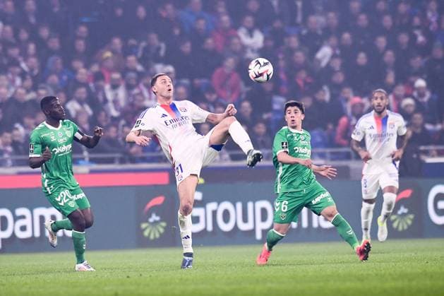 Olympique Lyonnais v AS Saint-Etienne - Ligue 1 MCDonald s 2024 2025 06 Benjamin BOUCHOUARI (asse) - 31 Nemanja MATIC (ol) during the Ligue 1 MCDonald s match between Olympique Lyonnais and Saint Etienne at Groupama Stadium on November 10, 2024 in Lyon, France. Lyon France  Copyright: xFEPx 776235301