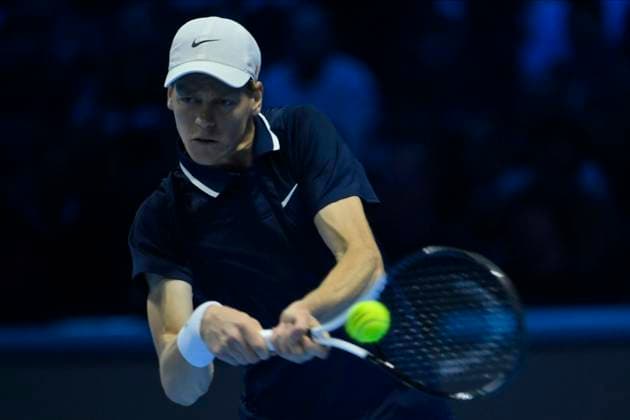 November 10, 2024, Turin, Italy: Jannik Sinner of Italy in action against Alex de Minaur of Australia during their Men s Single s Nitto ATP, Tennis Herren Finals match during day one of the Nitto ATP Finals at Inalpi Arena on November 10, 2024 in Turin, Italy. Turin Italy - ZUMAg210 20241110_abp_g210_098 Copyright: xStefanoxGuidix