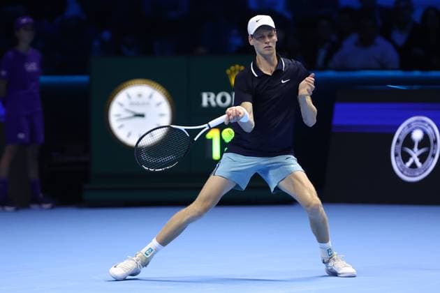 Jannik Sinner vs Alex De Minaur Jannik Sinner of Italy in action during the Round Robin singles match between Jannik Sinner of Italy and Alex De Minaur of Australia on Day One of the Nitto ATP, Tennis Herren World Tour Finals. Turin Inalpi Arena Italy Copyright: xMarcoxCanonierox