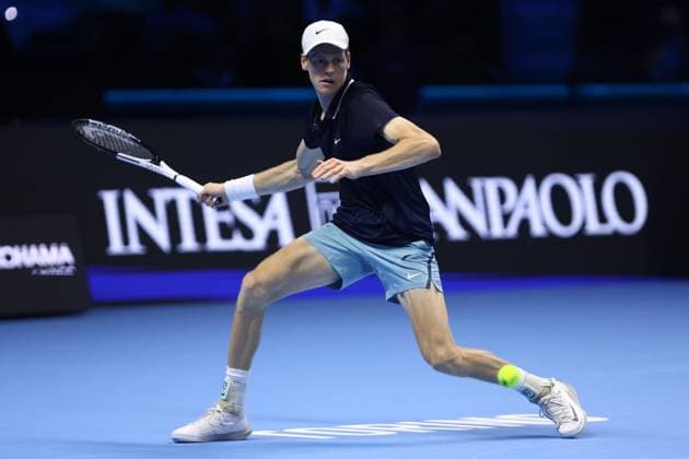Jannik Sinner vs Alex De Minaur Jannik Sinner of Italy in action during the Round Robin singles match between Jannik Sinner of Italy and Alex De Minaur of Australia on Day One of the Nitto ATP, Tennis Herren World Tour Finals. Turin Inalpi Arena Italy Copyright: xMarcoxCanonierox