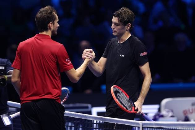 Daniil Medvedev vs Taylor Fritz Taylor Fritz of USA (R) shakes hand withDaniil Medvedev of Russia (L) at the end of the Round Robin singles match between Daniil Medvedev of Russia and Taylor Fritz of USA on Day One of the Nitto ATP, Tennis Herren World Tour Finals. Torino Pala Alpitour Italy Copyright: xMarcoxCanonierox