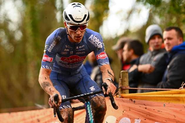 Telenet Superprestige cyclocross Niel 2024 NIEL, BELGIUM - NOVEMBER 11 : Vandeputte Niels (BEL) of Alpecin-Deceuninck during the 3th leg of the men Elite Telenet Superprestige cyclocross series 2024-2025 in Niel, Belgium, 11 11 2024 Niel Belgium  Copyright: xGvgx