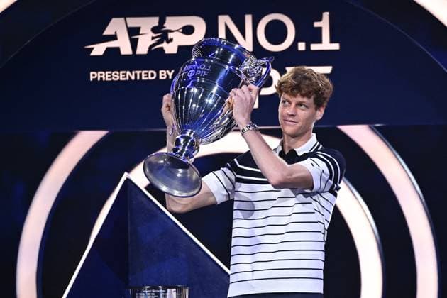 Nitto ATP, Tennis Herren Finals - Sinner Accepts ATP Year-End No. 1 Jannik Sinner (ITA) receives the Number one trophy at the 2024 Nitto ATP Finals in Torino, Italy, on November 11, 2024. Photo by Corinne Dubreuil ABACAPRESS.COM Turin Italy  Copyright: xDubreuilxCorinne ABACAx