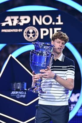Nitto ATP, Tennis Herren Finals - Sinner Accepts ATP Year-End No. 1 Jannik Sinner (ITA) receives the Number one trophy at the 2024 Nitto ATP Finals in Torino, Italy, on November 11, 2024. Photo by Corinne Dubreuil ABACAPRESS.COM Turin Italy  Copyright: xDubreuilxCorinne ABACAx
