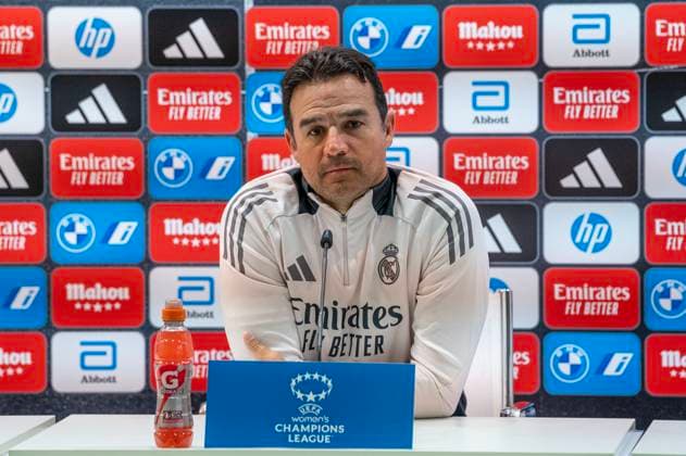 November 12, 2024, Valdebebas, Madrid, Spain: press conference, PK, Pressekonferenz prior to the Women s Champions League match Real Madrid Femenino - Football Club Twente, Real Madrid coach ALBERTO TORIL. Valdebebas Spain - ZUMAc312 20241112_zsp_c312_004 Copyright: xOscarxManuelxSanchezx