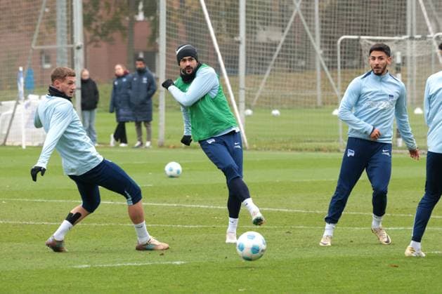 DEU, DFL, 2 FBL Hertha BSC, Training, 12 11 2024, Sportforum, Berlin, DEU, DFL, 2 FBL Hertha BSC, Training, in the picture Smail Prevljak Hertha BSC Berlin 9 , Michael Cuisance Hertha BSC Berlin 27 , Kevin Sessa Hertha BSC Berlin 8 DFL regulations prohibit any use of Photographs as image sequences and or quasi video Foto Juergen Engler nordphoto GmbH nordphotoxGmbHx xEngler nph00076
