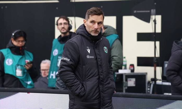 10 11 2024, Football, Men, 2 Bundesliga, Season 2024 2025, SV 07 Elversberg Hannover 96, Coach Stefan Leitl Hannover 96 Elversberg Ursapharm Arena an der Kaiserlinde Saarland Germany EN Copyright: xFabianxKleerx