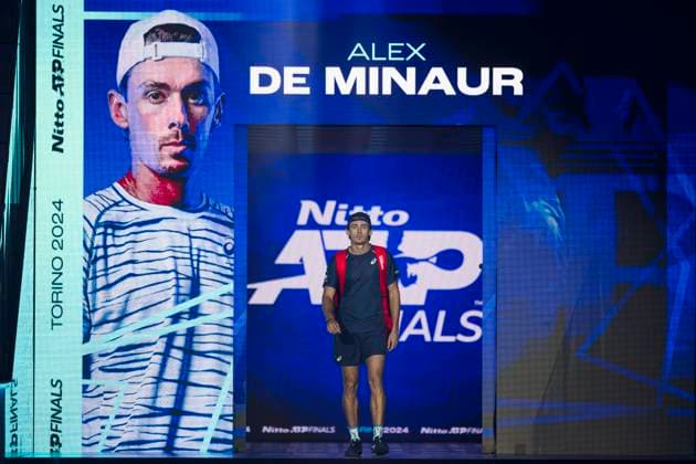 Nitto ATP, Tennis Herren Finals - Day Three Alex de Minaur of Australia walks out prior to his round robin singles match against Daniil Medvedev of Russia during day three of the Nitto ATP Finals. Daniil Medvedev won the match 6-2, 6-4. Turin Italy Copyright: xNicolòxCampox