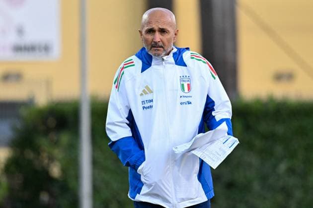 CALCIO - UEFA Nations League - Italy training session Head coach of Italy Luciano Spalletti during Italy training session, Football UEFA Nations Leage match in Florence, Italy, November 11 2024 Florence Italy  Copyright: xIPAxSport ABACAx