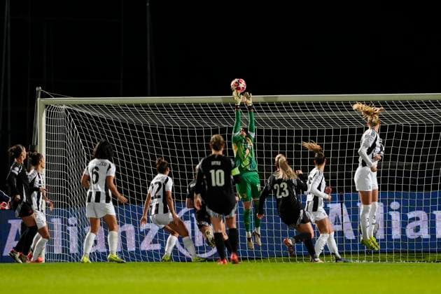 Juventus women s Pauline Peyraud-Magnin during the UEFA Women s Champions League soccer match between Juventus Women and Arsenal Women Football Club at the Stadium Comunale Vittorio Pozzo La Marmora in Biella, north west Italy -Group C - 3 6 - November 12, 2024. - Soccer.  Copyright: xFabioxFerrari LaPressex