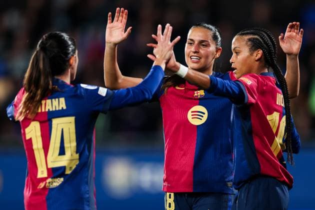 Sport Bilder des Tages Barcelona, Spain, November 12th 2024: Francisca Nazareth Kika (18 FC Barcelona, Barca celebrates after scoring with Aitana Bonmati (14 FC Barcelona) and Vicky Lopez (19 FC Barcelona) during the UEFA Womens Champions League football match between FC Barcelona and SKN St Polten at the Johan Cruyff Stadium in Barcelona, Spain (Judit Cartiel SPP) Copyright: xJuditxCartiel SPPx spp-en-JuCa-JUCA0331