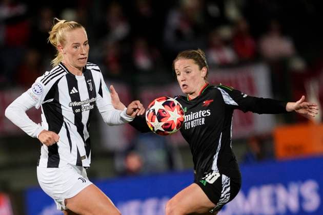 Juventus women s Amalie Vangsgaard fights for the ball with Arsenal Women s Kim Little during the UEFA Women s Champions League soccer match between Juventus Women and Arsenal Women Football Club at the Stadium Comunale Vittorio Pozzo La Marmora in Biella, north west Italy -Group C - 3 6 - November 12, 2024. - Soccer.  Copyright: xFabioxFerrari LaPressex