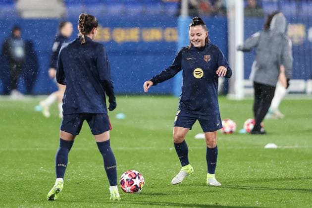 November 12, 2024, Sant Joan Despi, Barcelona, Spain: Claudia Pina of FC Barcelona, Barca Femenino warms up during the UEFA Women s Champions League 2024 25 Group Stage MD3, football match played between FC Barcelona and SKN St. Polten at Johan Cruyff Stadium on November 12, 2024 in Sant Joan Despi, Spain. Sant Joan Despi Spain - ZUMAa181 20241112_zaa_a181_055 Copyright: xJavierxBorregox