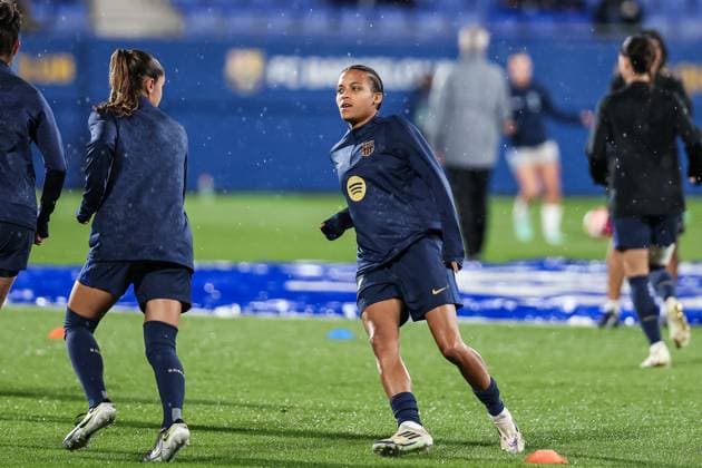 November 12, 2024, Sant Joan Despi, Barcelona, Spain: Vicky Lopez of FC Barcelona, Barca Femenino warms up during the UEFA Women s Champions League 2024 25 Group Stage MD3, football match played between FC Barcelona and SKN St. Polten at Johan Cruyff Stadium on November 12, 2024 in Sant Joan Despi, Spain. Sant Joan Despi Spain - ZUMAa181 20241112_zaa_a181_057 Copyright: xJavierxBorregox