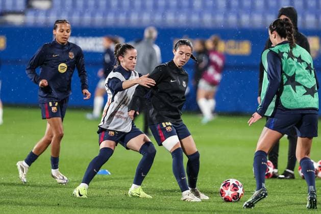 November 12, 2024, Sant Joan Despi, Barcelona, Spain: Aitana Bonmati and Jana Fernandez of FC Barcelona, Barca Femenino warm up during the UEFA Women s Champions League 2024 25 Group Stage MD3, football match played between FC Barcelona and SKN St. Polten at Johan Cruyff Stadium on November 12, 2024 in Sant Joan Despi, Spain. Sant Joan Despi Spain - ZUMAa181 20241112_zaa_a181_059 Copyright: xJavierxBorregox
