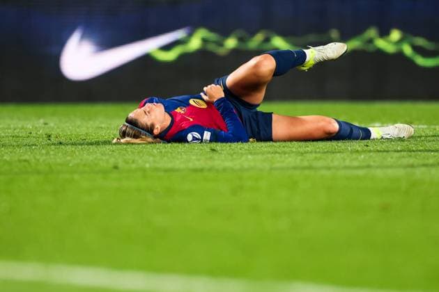 Barcelona, Spain, November 12th 2024: Alexia Putellas (11 FC Barcelona, Barca lies on the ground during the UEFA Womens Champions League football match between FC Barcelona and SKN St Polten at the Johan Cruyff Stadium in Barcelona, Spain (Judit Cartiel SPP) Copyright: xJuditxCartiel SPPx spp-en-JuCa-JUCA1402