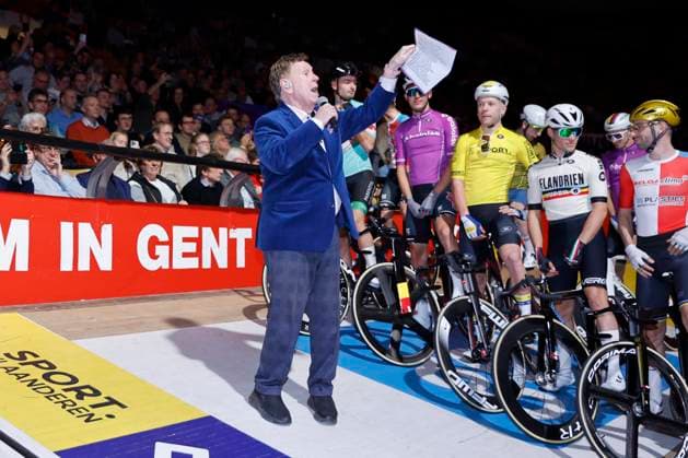 Lotto Six Days Flanders Ghent 2024 GENT, BELGIUM - NOVEMBER 12 : Riders sing with Koen Crucke pictured during the 83th edition of the Six Days of Flanders-Ghent. The Six Days of Ghent ( Zesdaagse van Gent in Dutch) is a cycling event on the Kuipke cycling track in the Citadel Park in Ghent. On November 12, 2024 in Gent, Belgium, 12 11 2024 Gent Belgium  Copyright: xJanxDexMeuleneirx