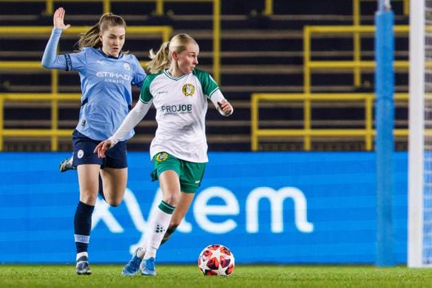 241112 Jessica Park of Manchester Cityand Emilie Joramo of Hammarby during the UEFA Women s Champions League football match between Manchester City and Hammarby on November 12, 2024 in Manchester Photo Andreas L Eriksson BILDBYRAN COP 106 AE0139 fotboll football soccer fotball uefa womens champions league manchester city hammarby dam bbeng  Copyright: ANDREASxLxERIKSSON BB241112AE029
