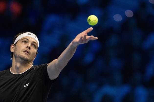 United States Taylor Fritz serves to Italy s Jannik Sinner during the singles tennis match of the ATP, Tennis Herren World Tour Finals at the Inalpi Arena in Turin, Italy - - Tuesday, November 12, 2024.  Copyright: xMarcoxAlpozzi LaPressex