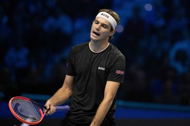 United States Taylor Fritz reacts during the singles tennis match of the ATP, Tennis Herren World Tour Finals against Italy s Jannik Sinner at the Inalpi Arena in Turin, Italy - - Tuesday, November 12, 2024.  Copyright: xMarcoxAlpozzi LaPressex