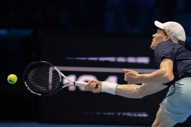 Italy s Jannik Sinner returns the ball to United States Taylor Fritz& xa0;during& xa0;their singles tennis match of the ATP, Tennis Herren World Tour Finals at the Inalpi Arena, in Turin, Italy - - Tuesday, November 12, 2024.  Copyright: xMarcoxAlpozzi LaPressex