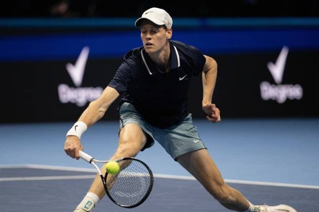 Italy s Jannik Sinner returns the ball to United States Taylor Fritz& xa0;during& xa0;their singles tennis match of the ATP, Tennis Herren World Tour Finals at the Inalpi Arena, in Turin, Italy - - Tuesday, November 12, 2024.  Copyright: xMarcoxAlpozzi LaPressex