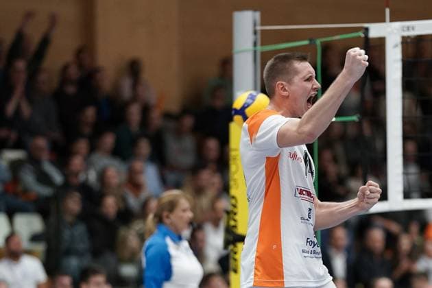 Volleyball, CEV Challenge Cup 12 11 2024, Volleyball, Centre Sportif Lorentzweiler, Luxembourg, CEV Challenge Cup, VC Lorentzweiler LUX Lycurgus Volleyball NL vl Chris Zuidberg Lorentzweiler 14 cheers