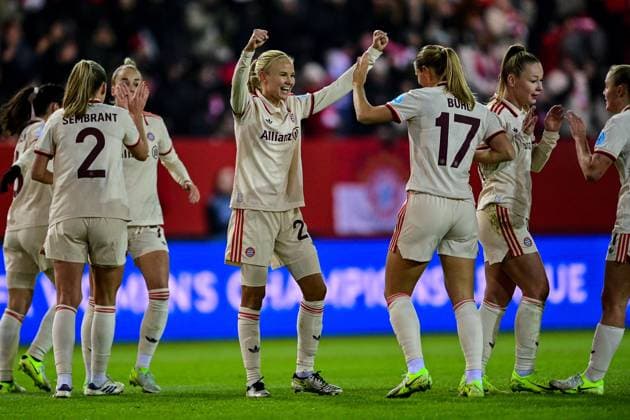 FC Bayern players celebrating the goal, celebrate the goal, goal, celebration, celebration of the goal to 1 0 by Pernille Harder FC Bayern Munich, FCB, 21 4 v li , optimistic, action, action, 12 11 2024, Munich Germany , Football, UEFA Womens Champions League, Group C, FC Bayern Munich Valerenga IF Oslo xslx