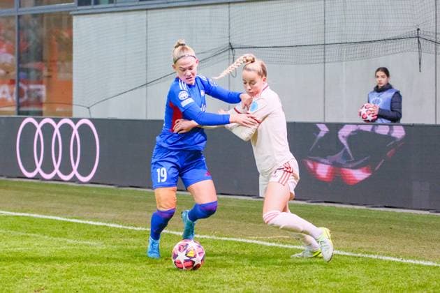 Giulia Gwinn 7, FC Bayern München and Run Heidarsdottir Saedis 19, Valerenga IF at the match FC Bayern München v Valerenga IF, Football, UEFA Women s Champions League 2024 2025, Matchday 3 on 12 11 2024 in Munich, FC Bayern Campus DFL and DFB regulations prohibit any use of photographs as image sequences and or quasi video Bayern Germany