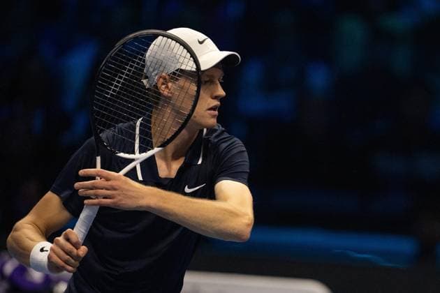 Italy s Jannik Sinner returns the ball to United States Taylor Fritz& xa0;during& xa0;their singles tennis match of the ATP, Tennis Herren World Tour Finals at the Inalpi Arena, in Turin, Italy - - Tuesday, November 12, 2024.  Copyright: xMarcoxAlpozzi LaPressex