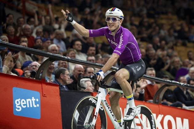 Belgian Lindsay De Vylder pictured in action during the first day of the Zesdaagse Vlaanderen-Gent six-day indoor Track cycling, Rad, Radsport, Bahnrad, Bahn event at the indoor cycling arena t Kuipke, Tuesday 12 November 2024, in Gent. DAVIDxPINTENS  x105265366x