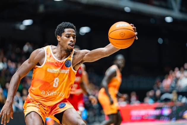 Basketball Champions League Niners Chemnitz vs Baxi Manresa, 12 11 24 Basketball Champions League William Christmas Niners Chemnitz, 8 in the match between Niners Chemnitz and Baxi Manresa on 12 11 24 at Messe Chemnitz Copyright: xBEAUTIFULxSPORTS Haertigx