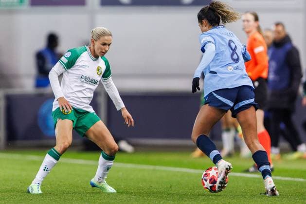 241112 Jonna Andersson of Hammarby during the UEFA Women s Champions League football match between Manchester City and Hammarby on November 12, 2024 in Manchester Photo Andreas L Eriksson BILDBYRAN COP 106 AE0139 fotboll football soccer fotball uefa womens champions league manchester city hammarby dam bbeng  Copyright: ANDREASxLxERIKSSON BB241112AE036